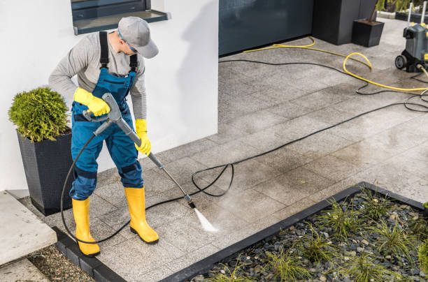 Best Commercial Building Pressure Washing  in Summit View, WA